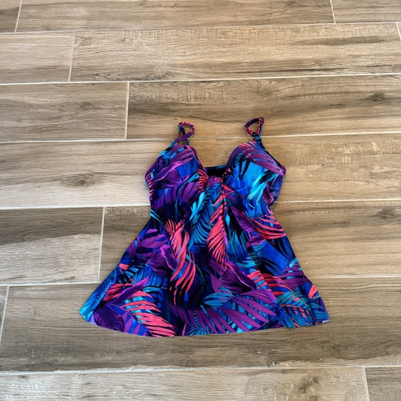 Miraclesuit 10 Marina Sweetheart Neckline tankini top - Picture 1 of 5